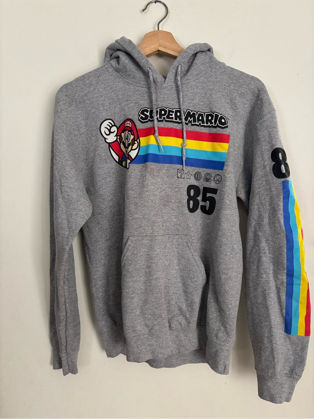 Super Mario Hoodie Sweatshirt Size Small Pullover Gray Front Pocket Area  Retro